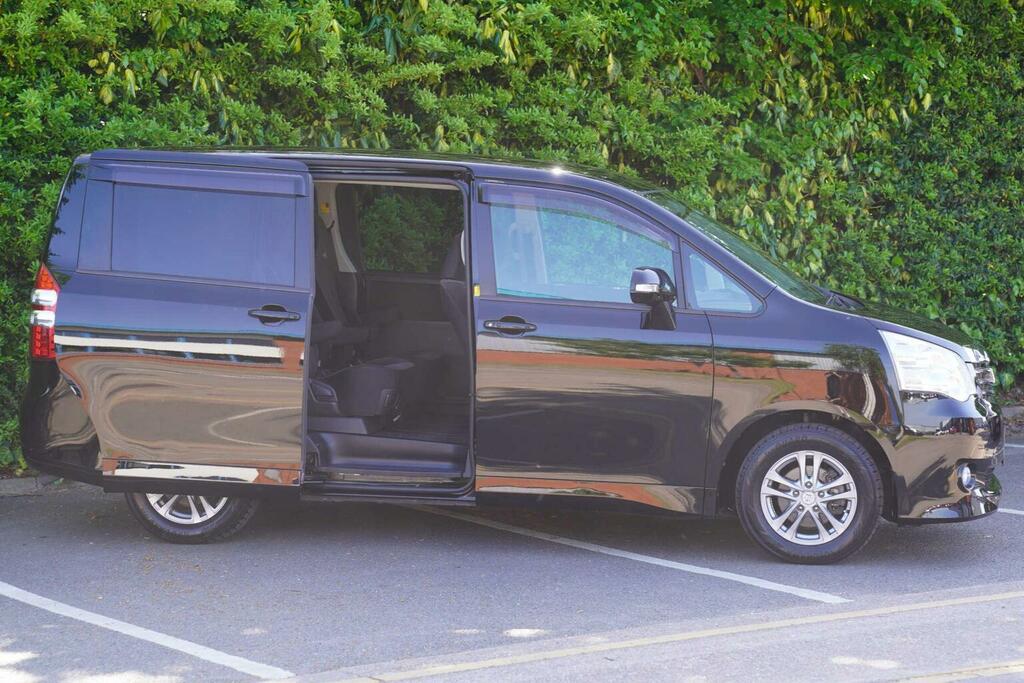 Toyota Noah Mpv 2.0 X L Selection 7 Seats 201212 Black #3