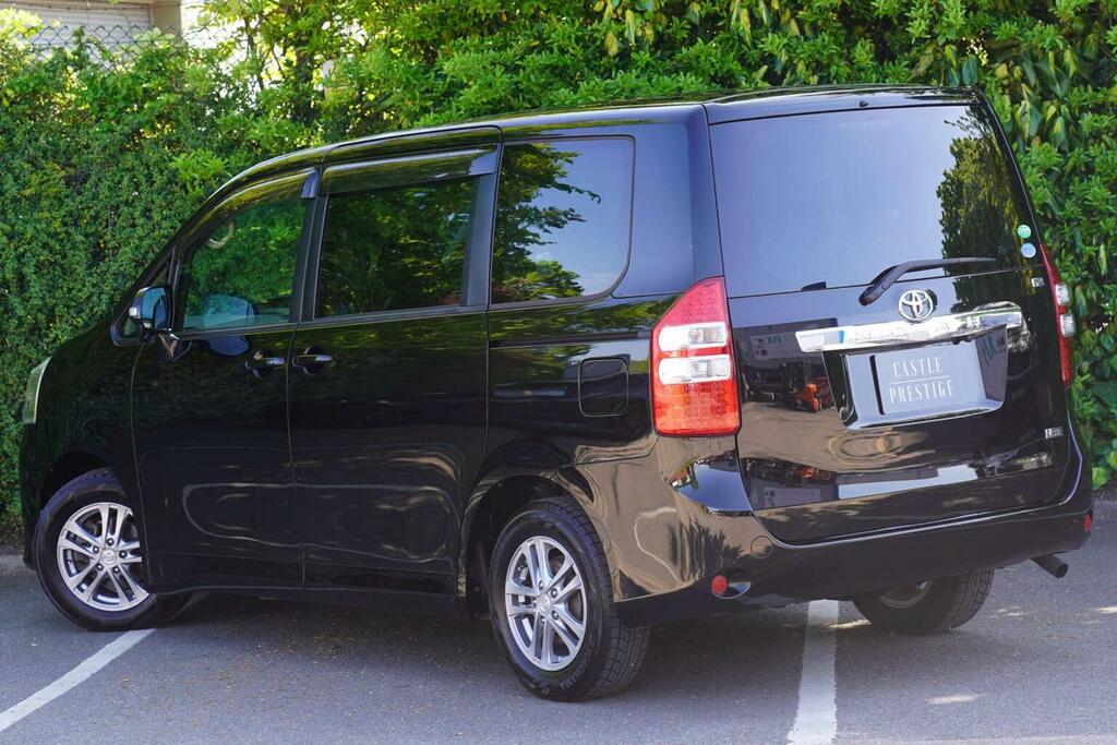 Toyota Noah Mpv 2.0 X L Selection 7 Seats 201212 Black #6