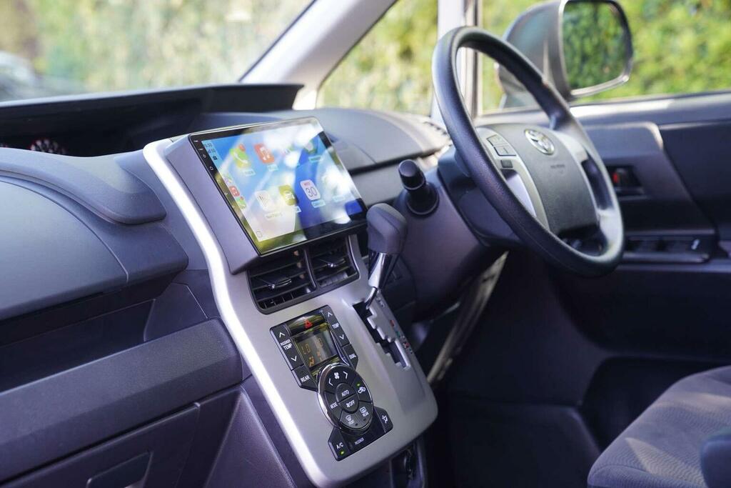 Toyota Noah 2.0 Si Ed Sunroof -Swivel Seats-ulez White #28