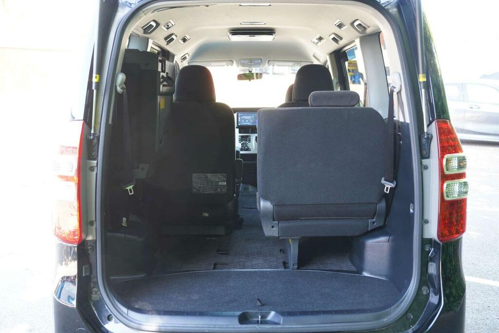 Toyota Noah 2.0 Si Ed Sunroof -Swivel Seats-ulez White #51
