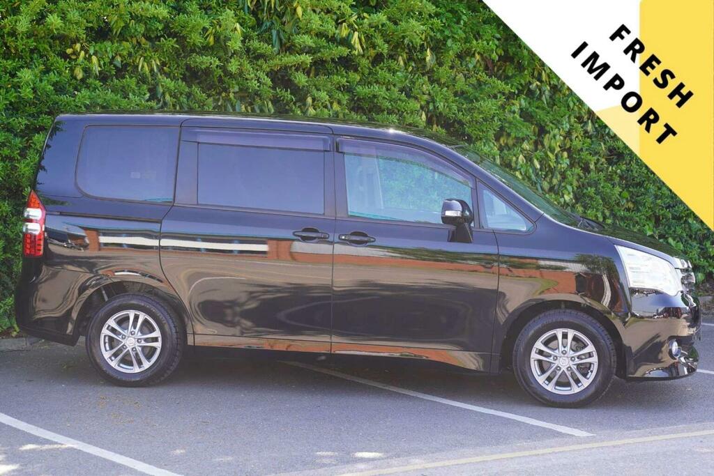 Toyota Noah Mpv 2.0 X L Selection 7 Seats 201212 Black #2