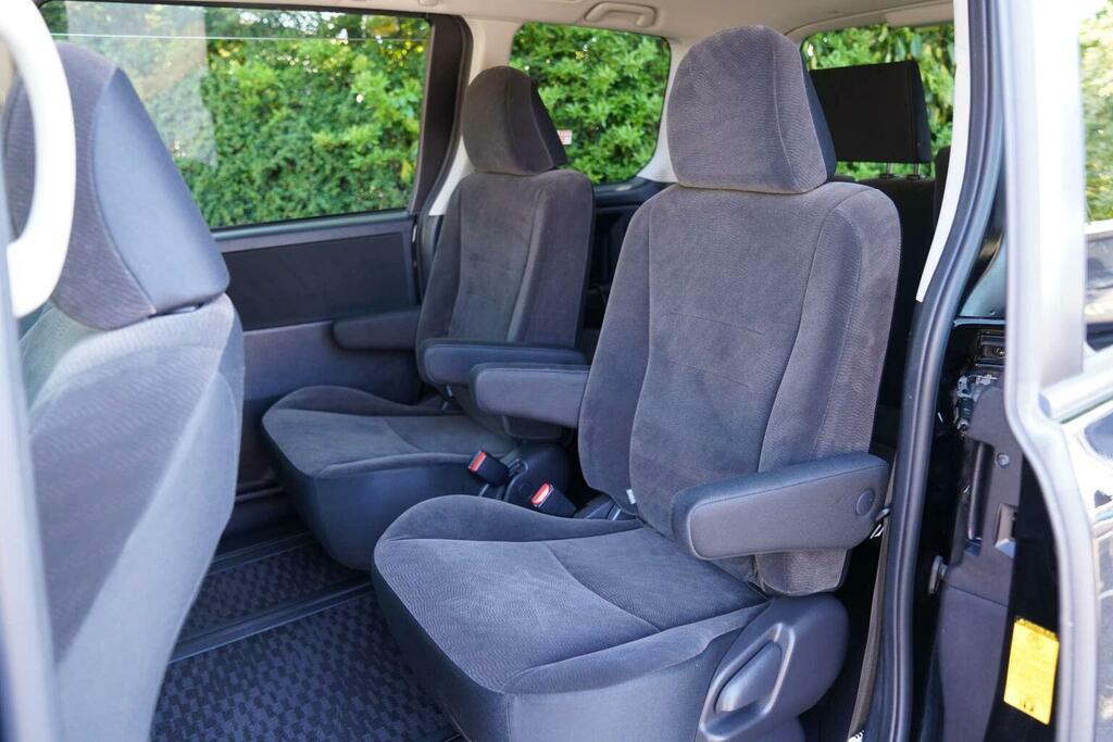 Toyota Noah 2.0 Si Ed Sunroof -Swivel Seats-ulez White #47