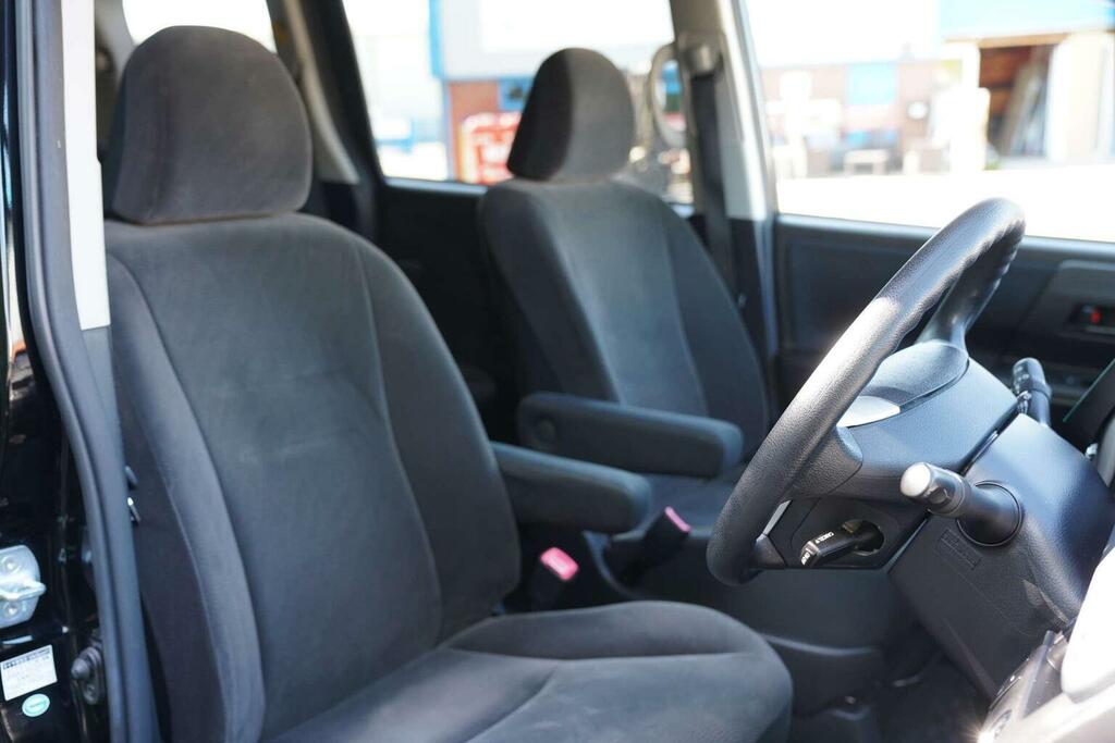Toyota Noah 2.0 Si Ed Sunroof -Swivel Seats-ulez White #22