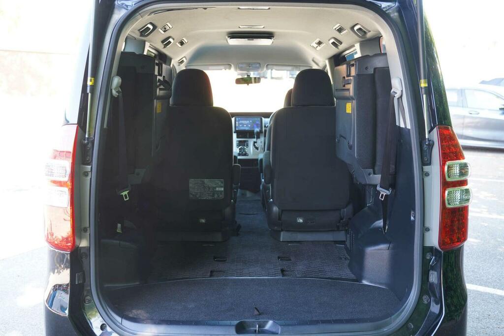 Toyota Noah 2.0 Si Ed Sunroof -Swivel Seats-ulez White #52
