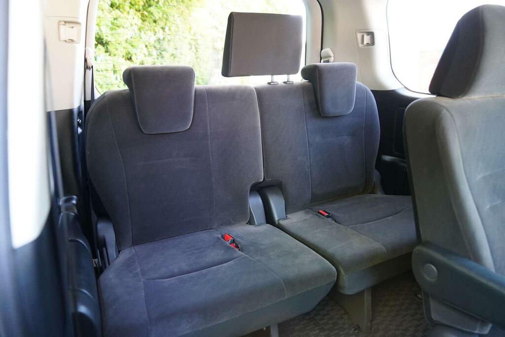 Toyota Noah 2.0 Si Ed Sunroof -Swivel Seats-ulez White #44