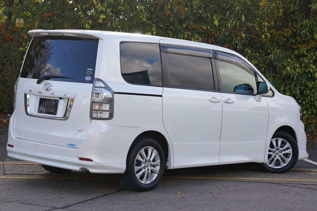 Toyota Voxy Mpv Modellista 2.0 Zs 7 Seats 201060 White #4