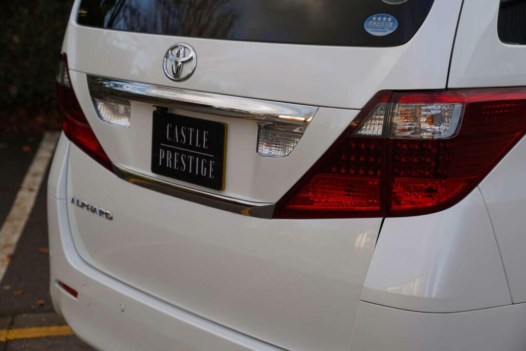 Toyota Alphard Mpv 2.4 S 7 Seats 201111 White #5