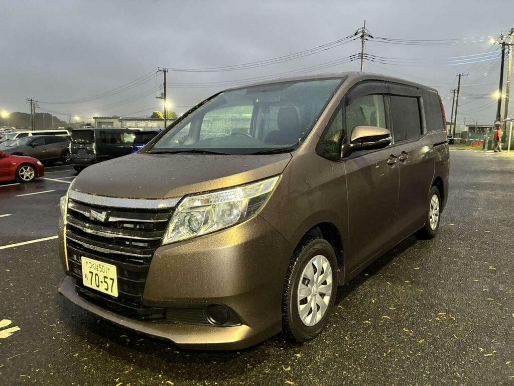 Toyota Noah Mpv Black #7