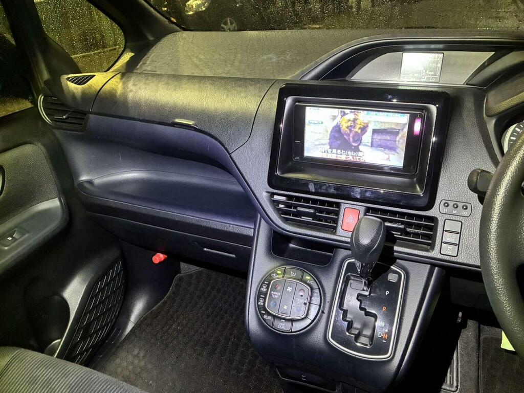 Toyota Noah Mpv Black #22