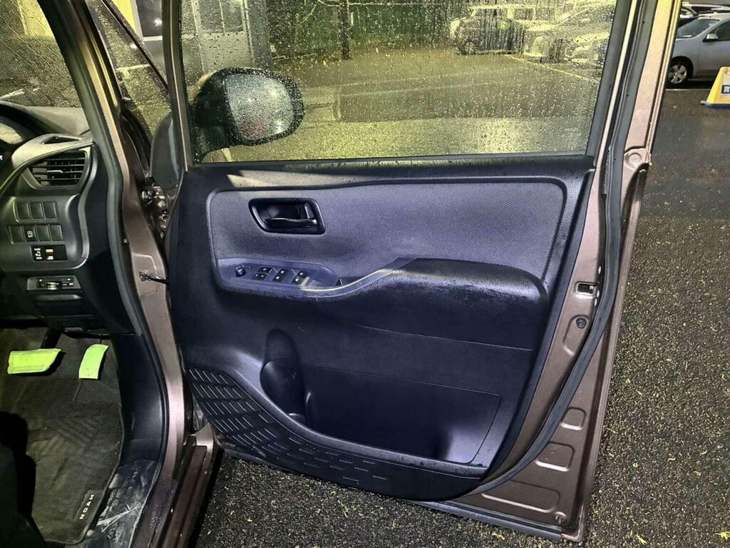 Toyota Noah Mpv Black #18