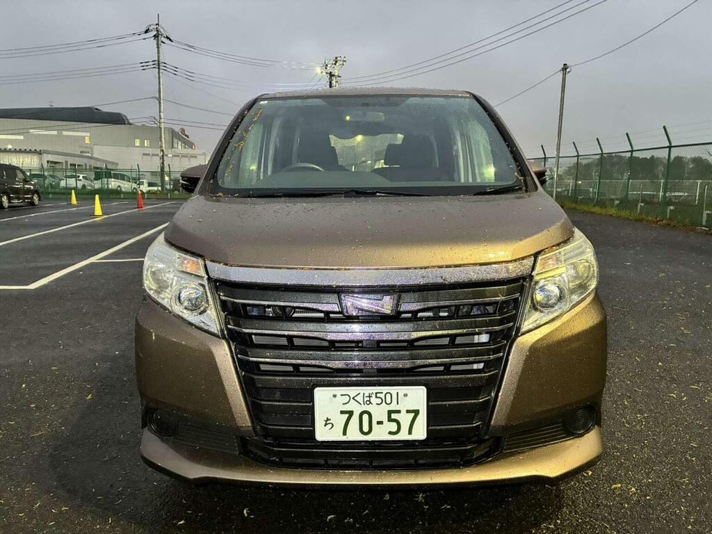 Toyota Noah Mpv Black #8