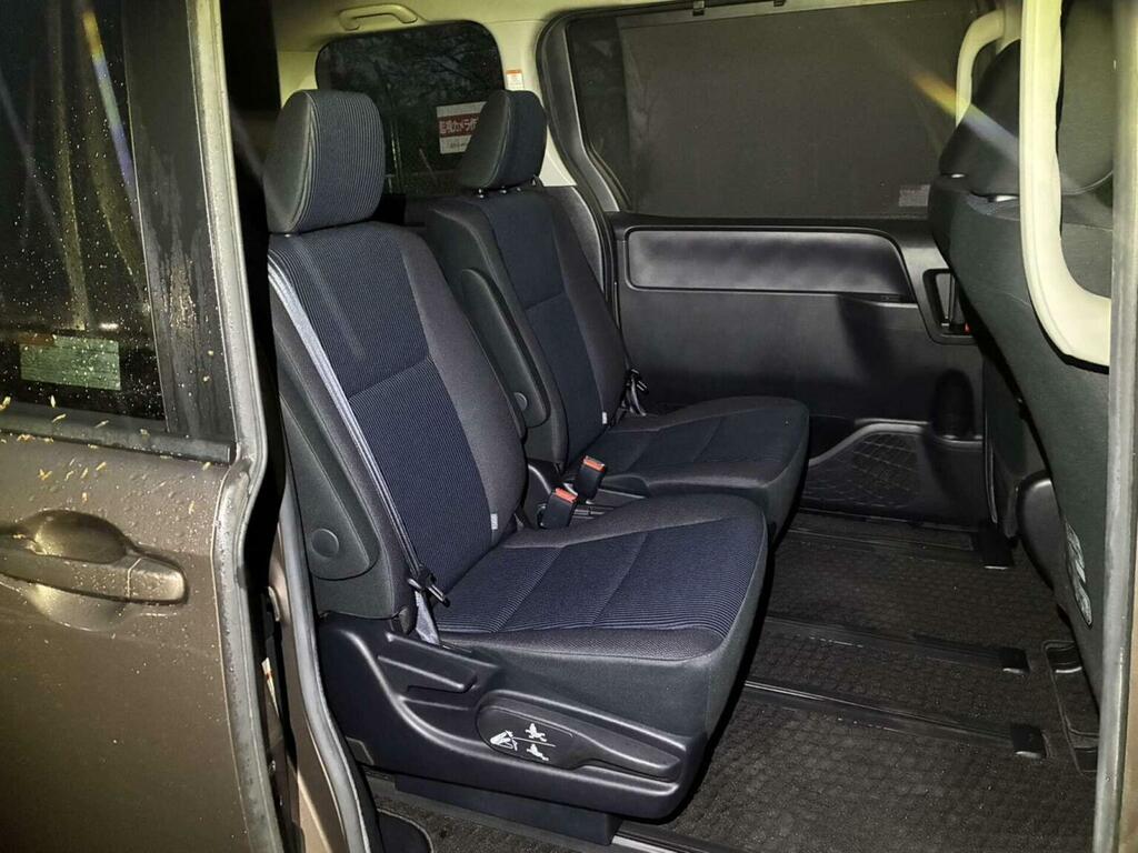 Toyota Noah Mpv Black #14