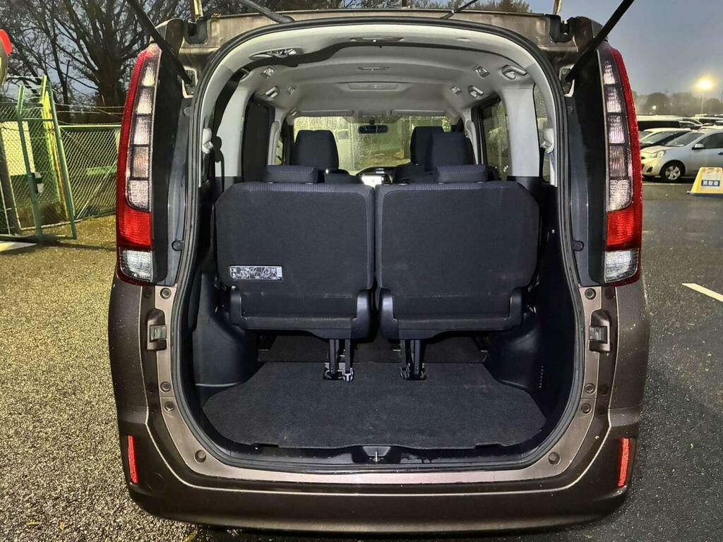 Toyota Noah Mpv Black #16