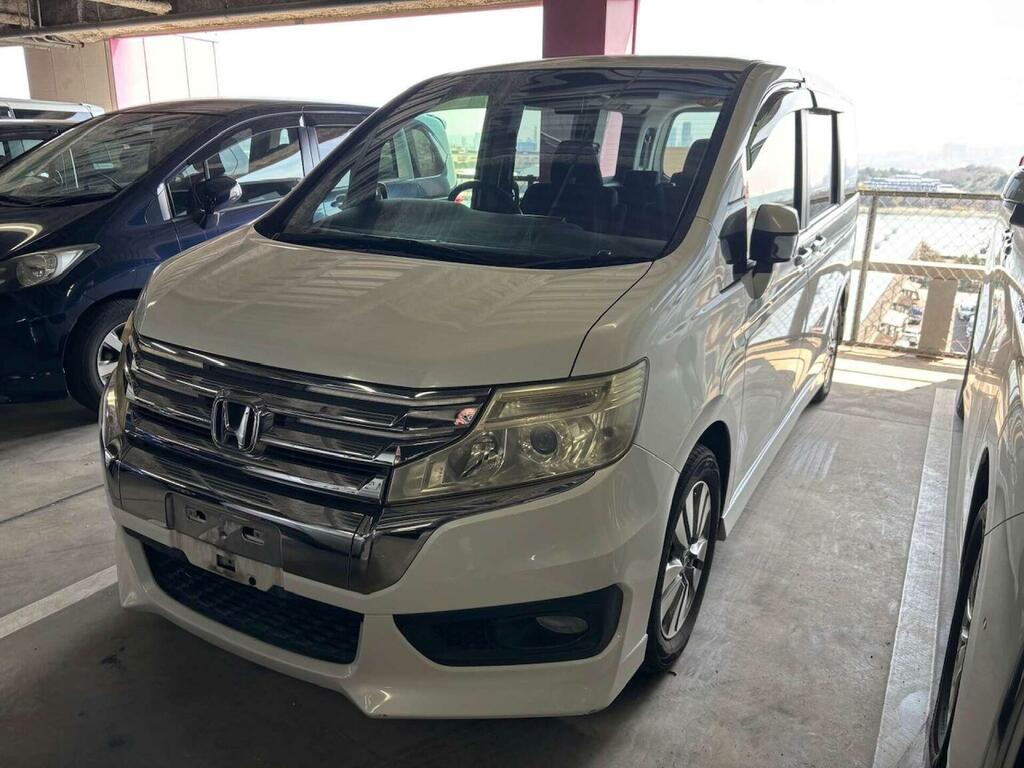 Honda StepWagon Mpv 2.0 Spada Z 8 Seats 201463 White #3