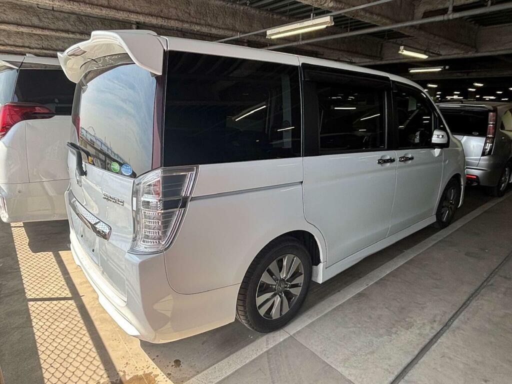 Honda StepWagon Mpv 2.0 Spada Z 8 Seats 201463 White #2