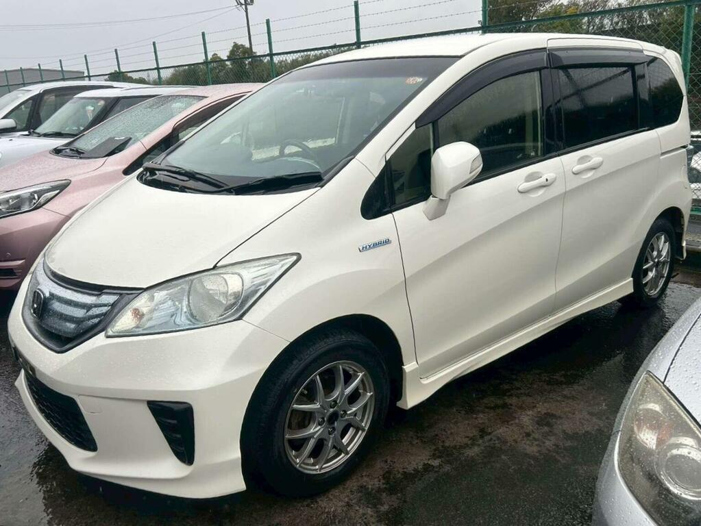 Honda Freed Suv 1.5 Hybrid Just Selection 7 Seats 201313 White #4