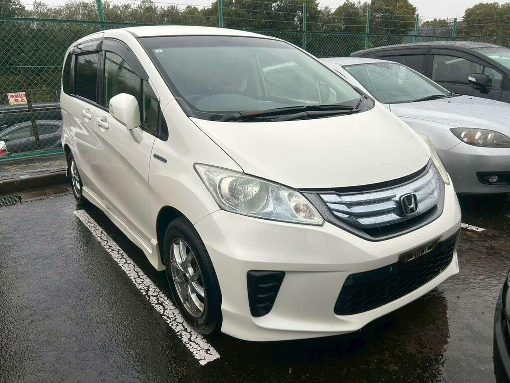 Honda Freed Suv 1.5 Hybrid Just Selection 7 Seats 201313 White