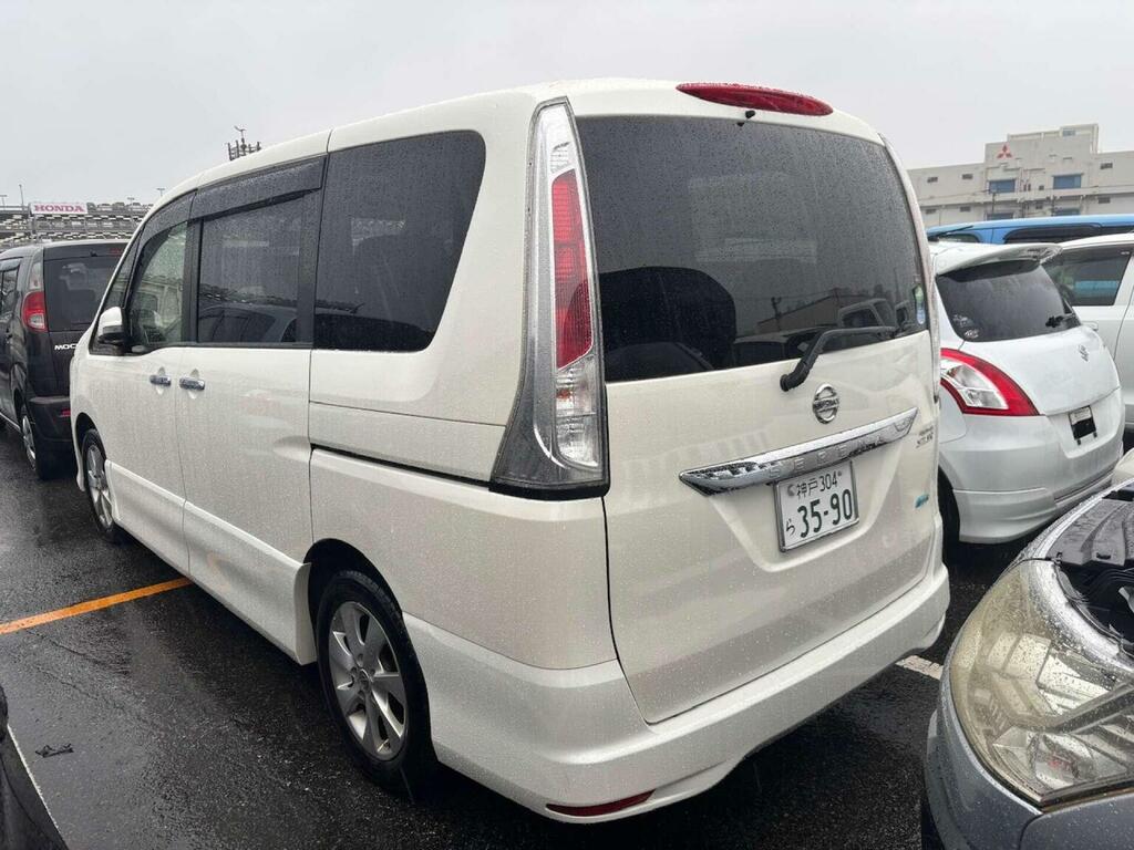 Nissan Serena Mpv 2.0 Highway Star V Selection 8 Seats 2012 White #3