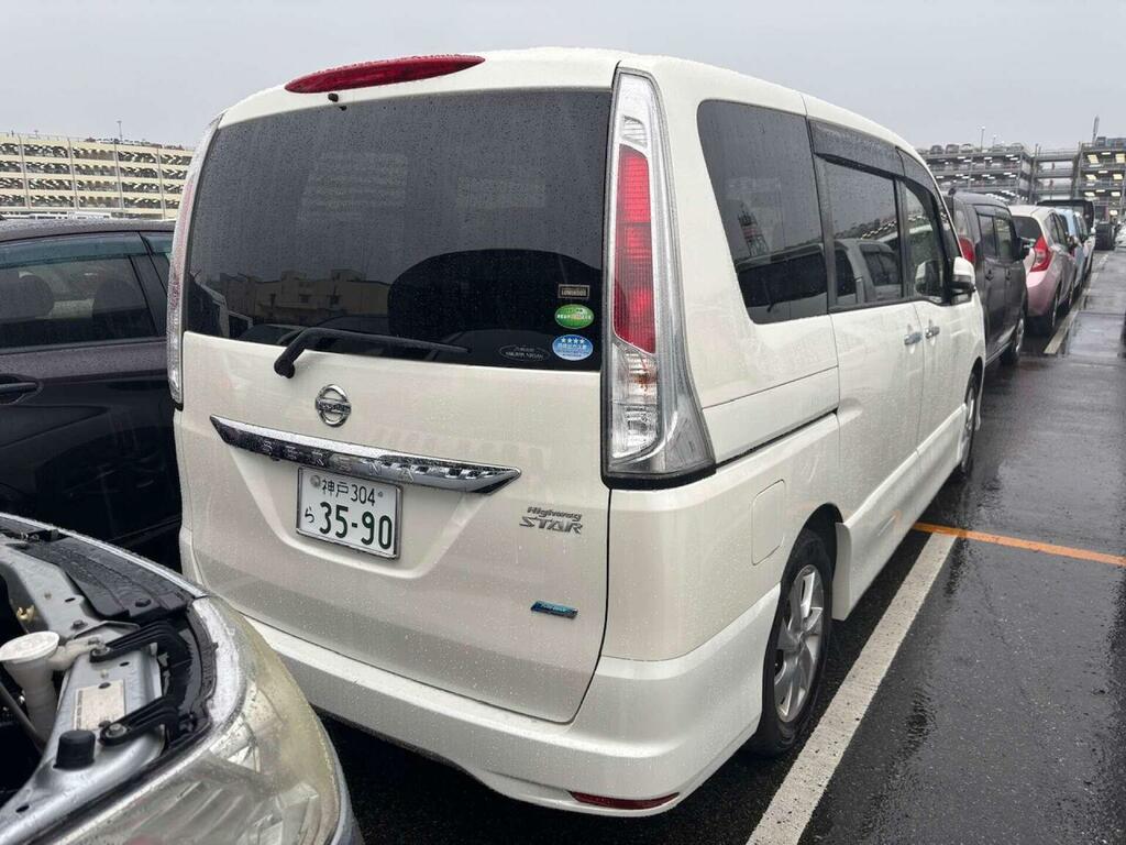 Nissan Serena Mpv 2.0 Highway Star V Selection 8 Seats 2012 White #2
