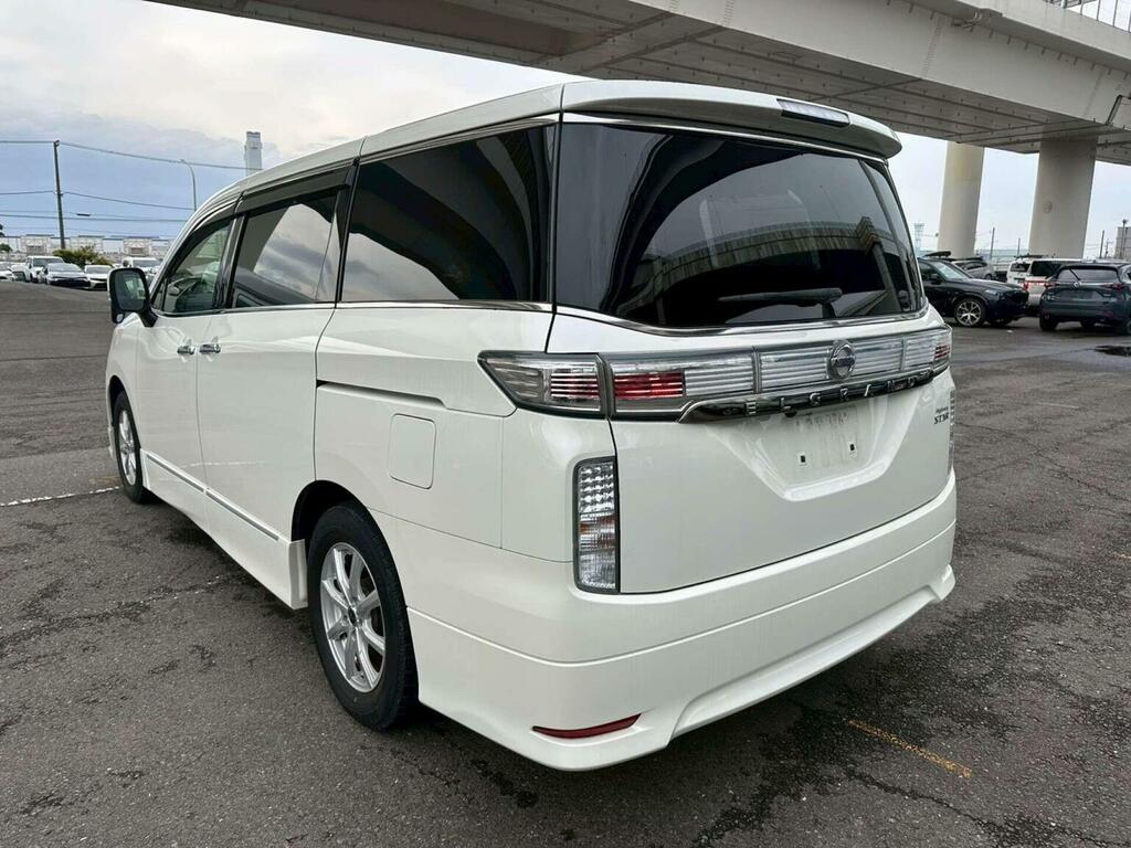 Nissan Elgrand Mpv 2.5 Highway Star 7 Seats 201463 White #5