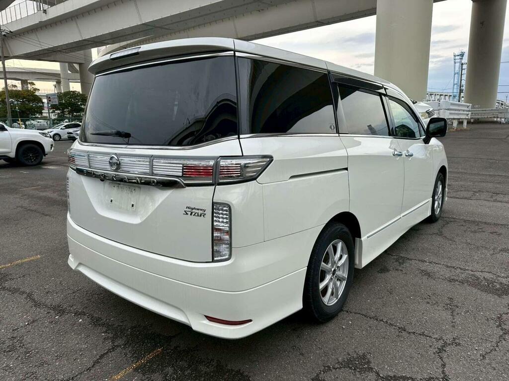 Nissan Elgrand Mpv 2.5 Highway Star 7 Seats 201463 White #3