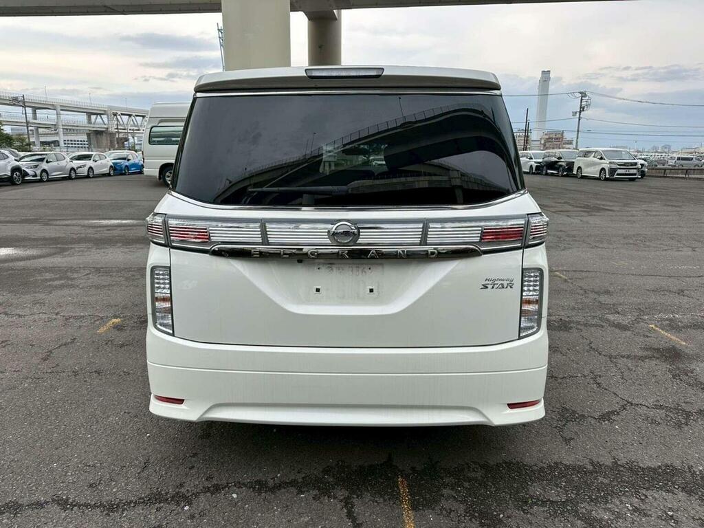 Nissan Elgrand Mpv 2.5 Highway Star 7 Seats 201463 White #4