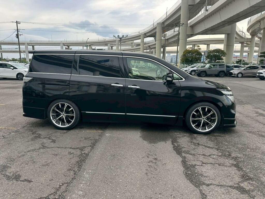 Nissan Elgrand Mpv 2.5 Highway Star Premium 7 Seats 201665 Black #2