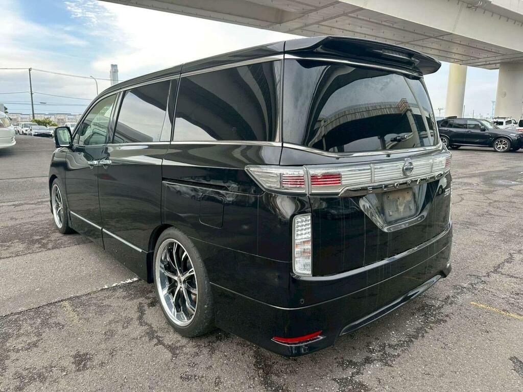 Nissan Elgrand Mpv 2.5 Highway Star Premium 7 Seats 201665 Black #5