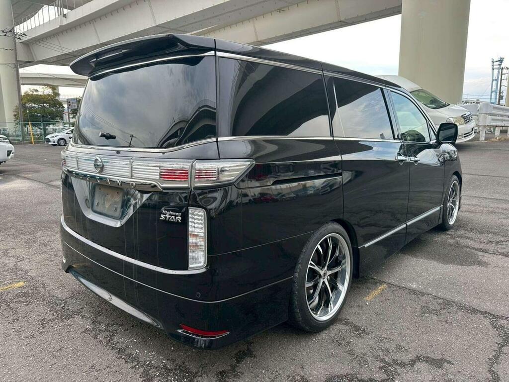 Nissan Elgrand Mpv 2.5 Highway Star Premium 7 Seats 201665 Black #3