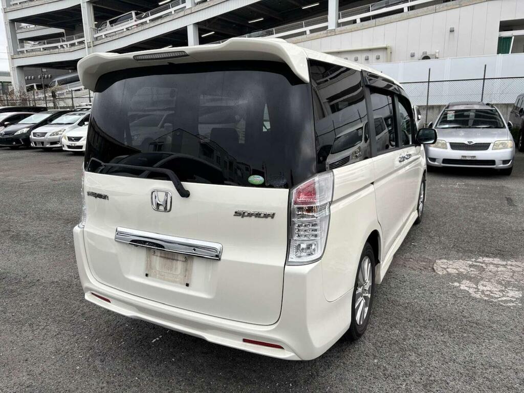 Honda StepWagon Mpv 2.0 Spada Z 8 Seats 201161 White #2