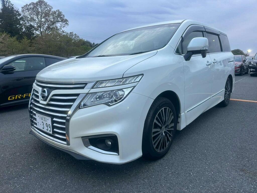 Nissan Elgrand Van 200202 White #7