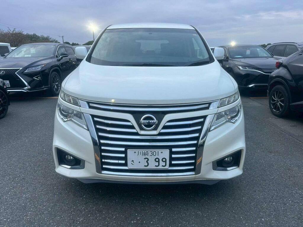 Nissan Elgrand Van 200202 White #8