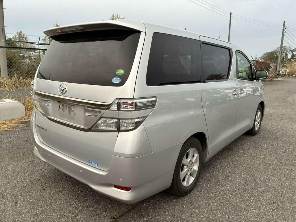 Toyota Vellfire Mpv 2.4 X 8 Seats 201363 Silver #3