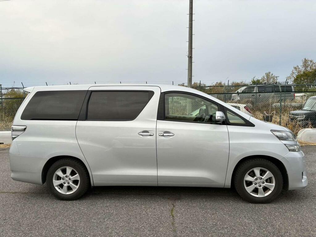 Toyota Vellfire Mpv 2.4 X 8 Seats 201363 Silver #2