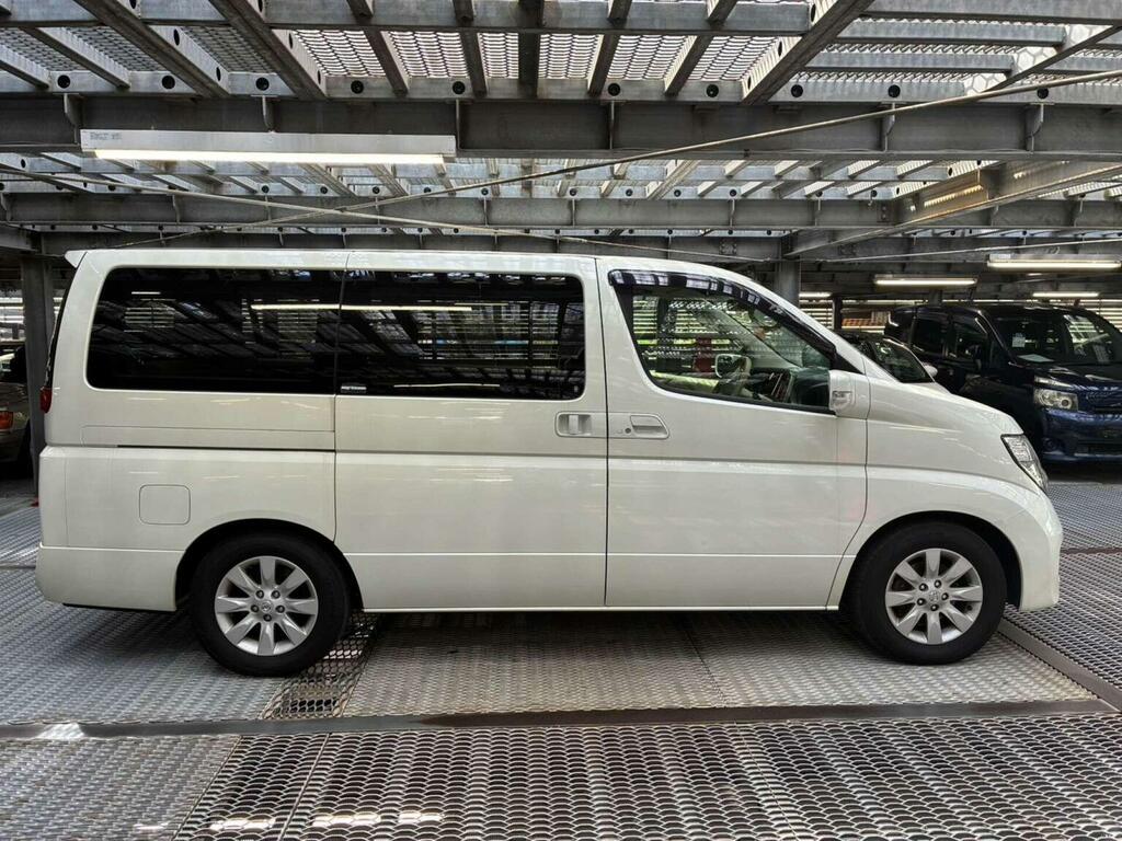 Nissan Elgrand Mpv 3.5 V6 Vg 8 Seats 200505 White #2