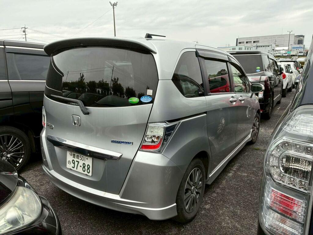 Honda Freed Suv 1.5 Just Selection Hybrid 6 Seats 20141 Silver #2