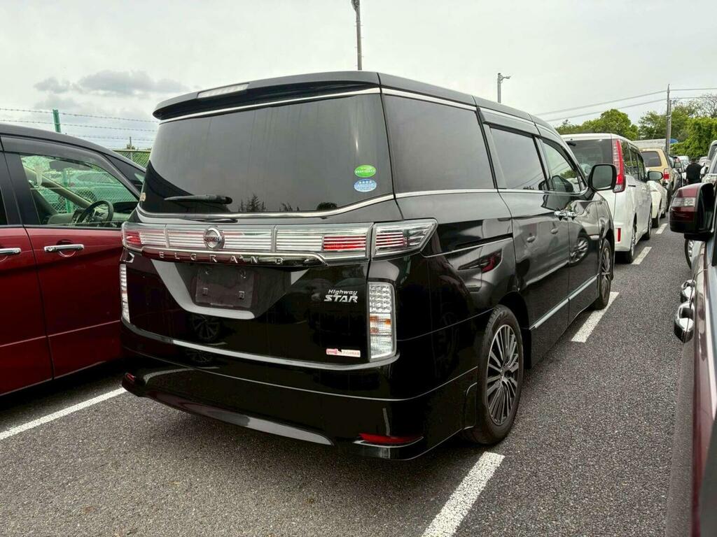 Nissan Elgrand Mpv 2.5 Highway Star S 8 Seats 201565 Black #2