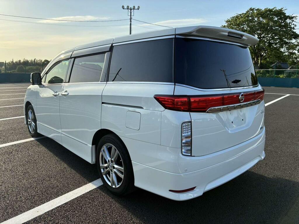 Nissan Elgrand Mpv 2.5 Highway Star 7 Seats 201313 IMP788 White #5