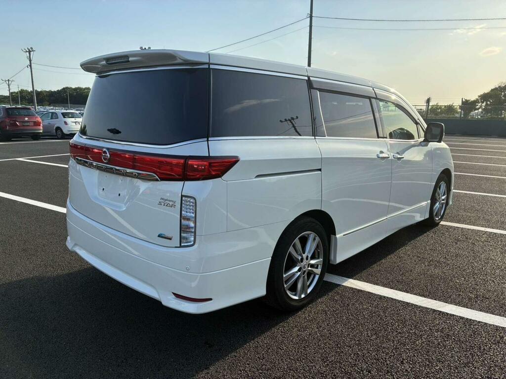 Nissan Elgrand Mpv 2.5 Highway Star 7 Seats 201313 IMP788 White #3