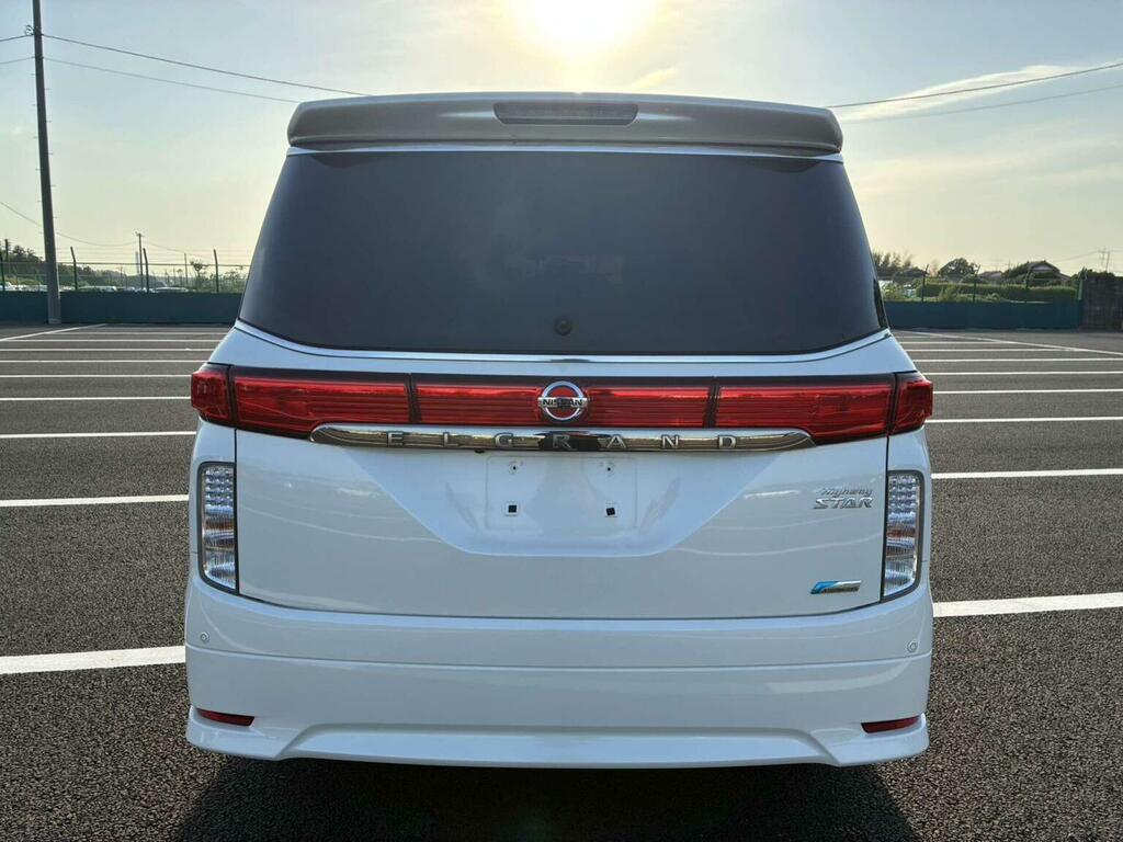 Nissan Elgrand Mpv 2.5 Highway Star 7 Seats 201313 IMP788 White #4