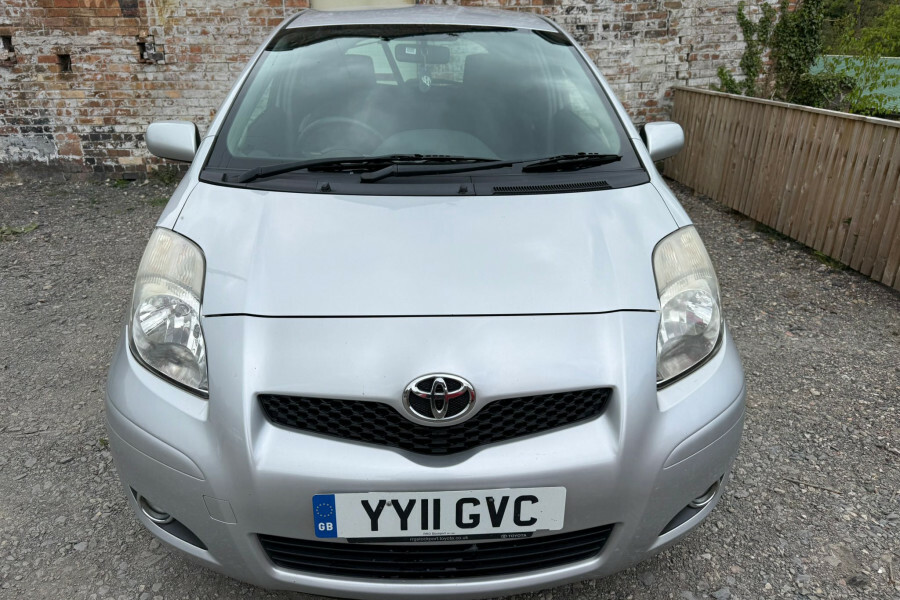 Toyota Yaris Hatchback  Silver #3