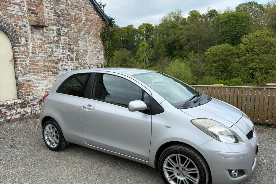 Toyota Yaris Hatchback Silver