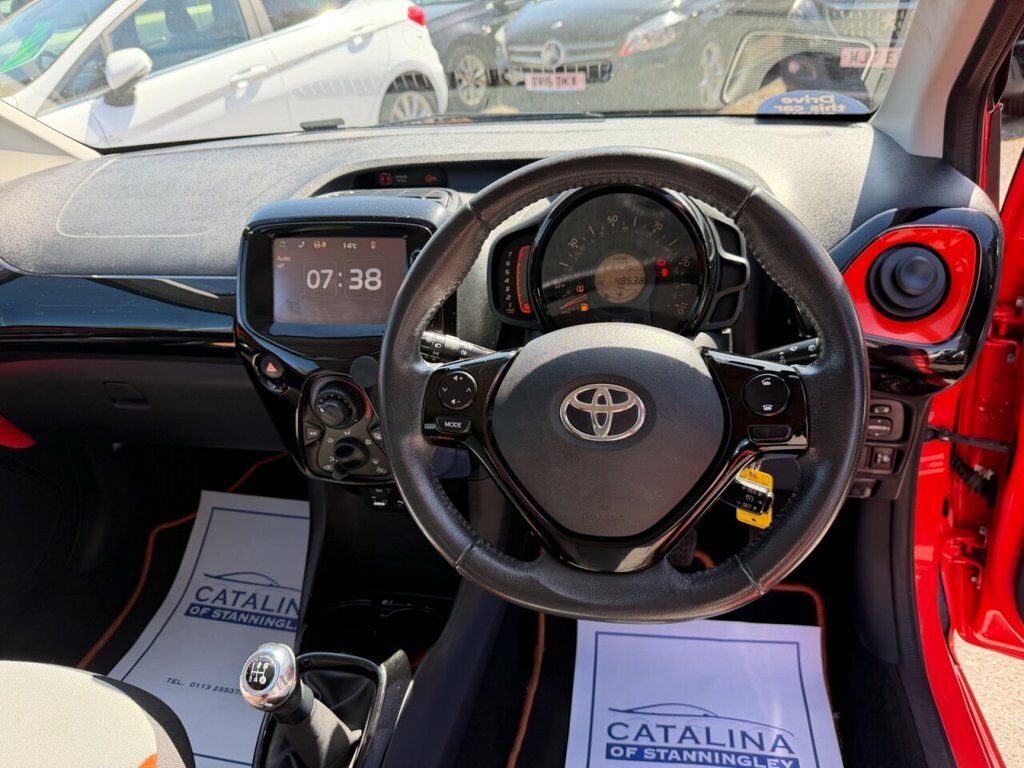 Toyota Aygo 1L X-cite FE15WYA Orange #4
