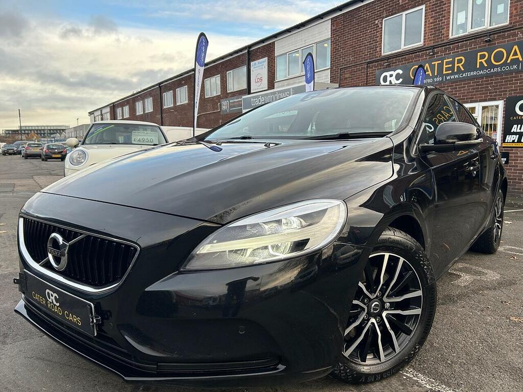 Volvo V40 2.0 T2 R-design Edition Hatchback Manua FX19NLD Black #3