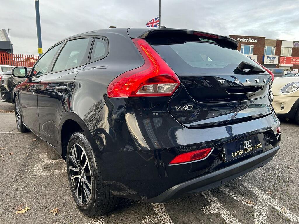 Volvo V40 2.0 T2 R-design Edition Hatchback Manua FX19NLD Black #4