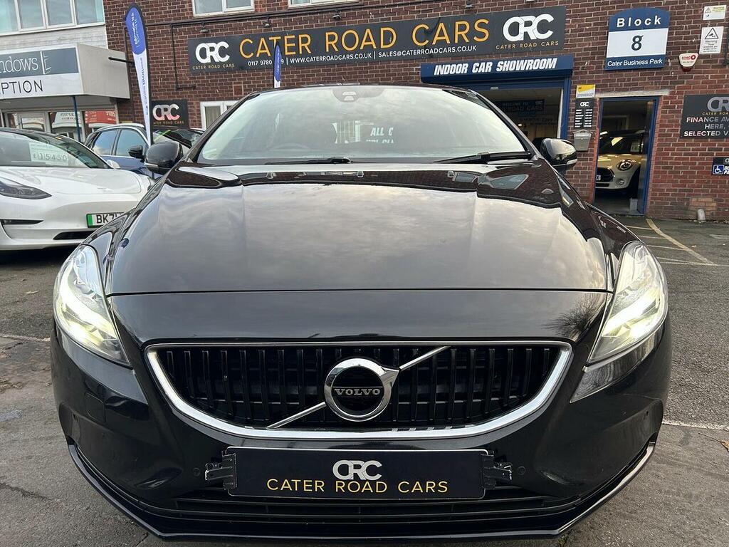Volvo V40 2.0 T2 R-design Edition Hatchback Manua FX19NLD Black #2