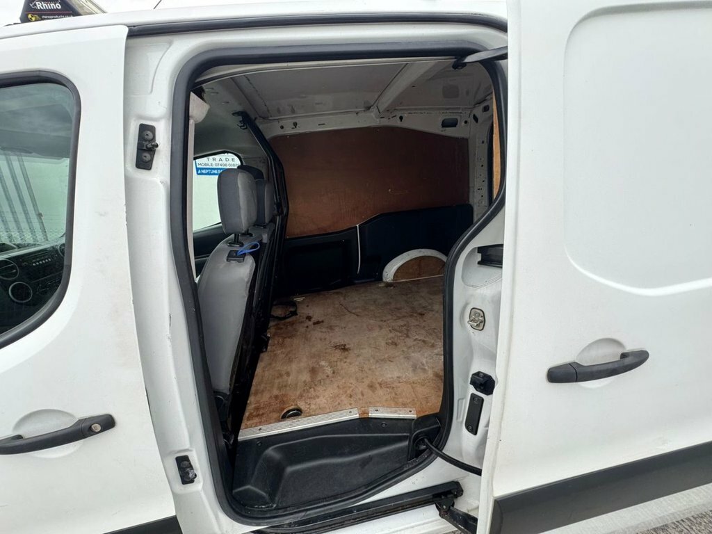 Citroen Berlingo 1.6L Enterprise VX63VYB White #5