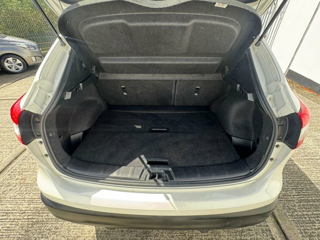 Nissan Qashqai 1.5L Acenta Premium NU64YXY White #5