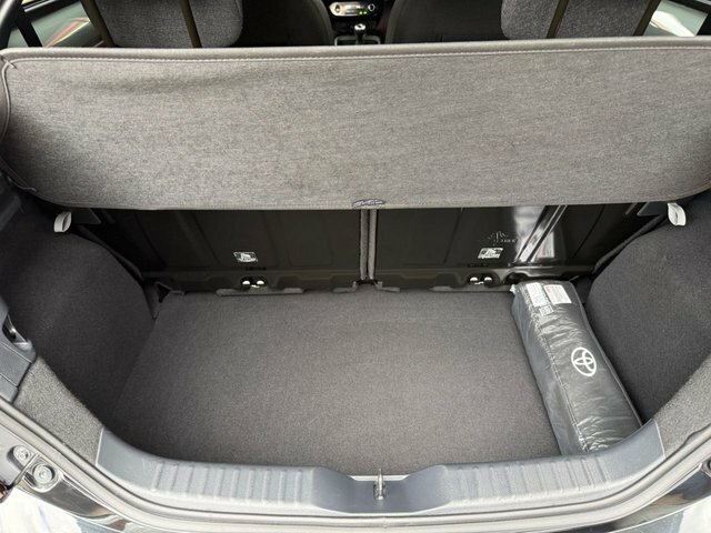 Toyota Aygo X Vvt-i Edge Hatchback PF74WGM Green #6