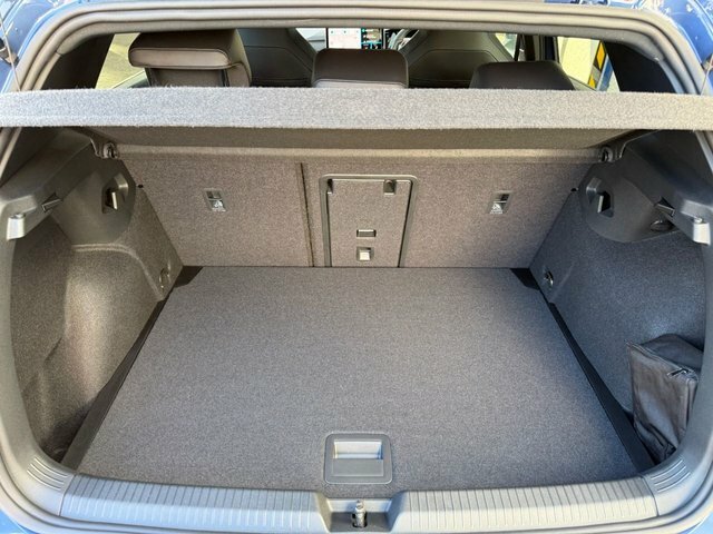 Volkswagen Golf Tdi R-line Hatchback  #6